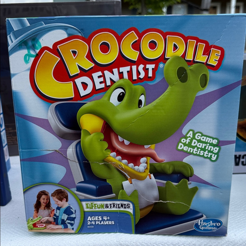 Hasbro Crocodile Dentist Game - Green and Red
